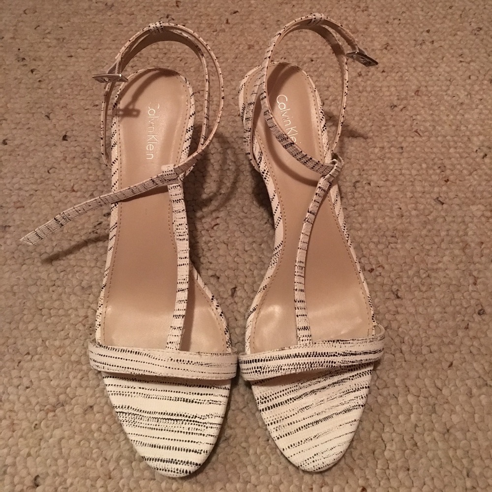 Calvin Klein White and Black Striped T-Strap Sandals